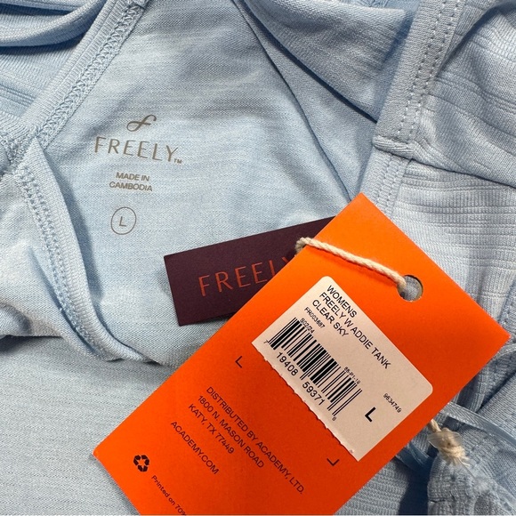 NWT Freely Women’s Addie Tank Top Sleeveless V-Neck Outdoor in Clear Sky Blue L - Picture 8 of 13